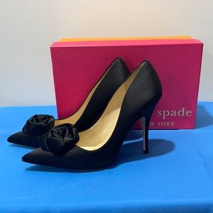 NEVER WORN Perfect condition satin Kate Spade pumps ♠️